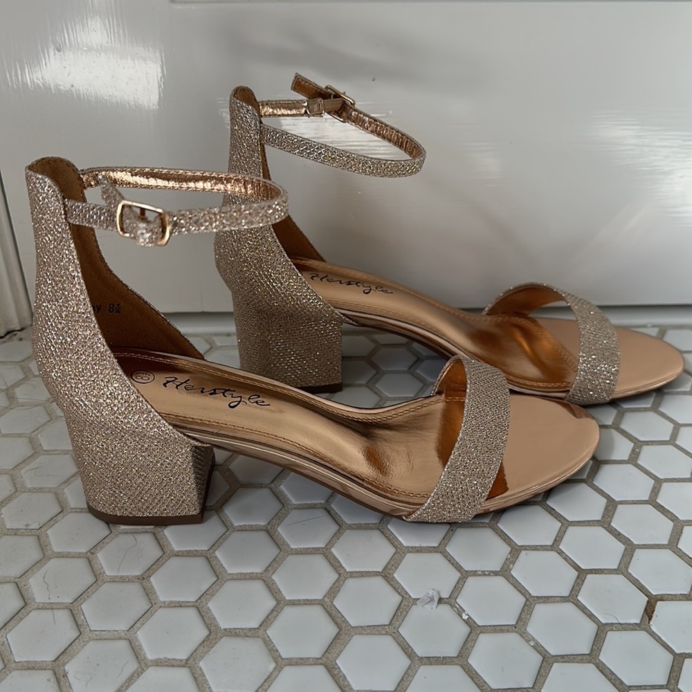 Never Worn Herstyle Sunday Rose Gold heels size 8.5
